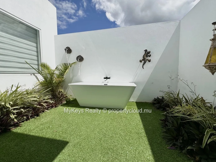 Villa For Rent In Tamarin