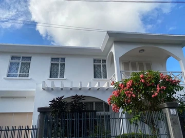6 Bedroom House