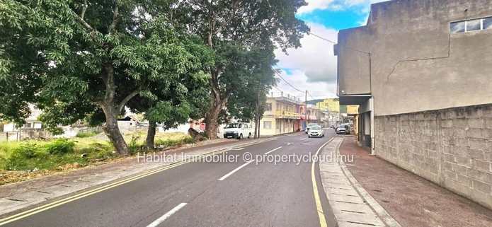 Terrain résidentiel de 19.5 toises (74 m²), idéalement situé à Port-Louis