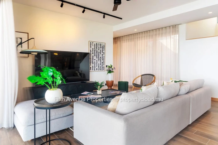 BLACK RIVER– Prestigious 5-Bedroom villa