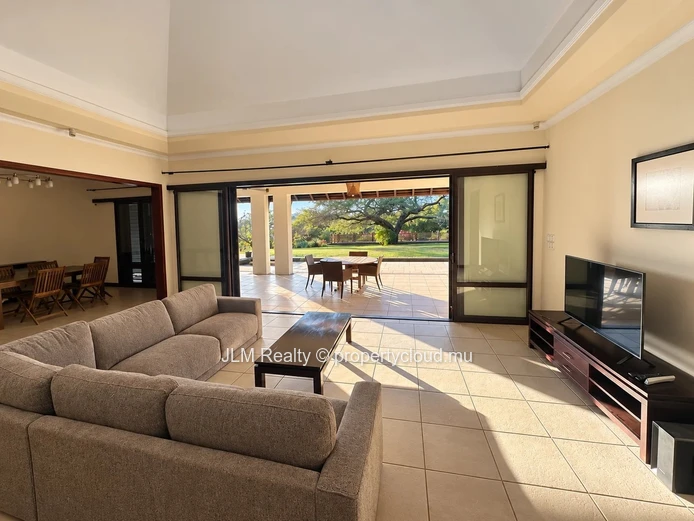 À louer : Villa de prestige 4 chambres avec piscine sur grand terrain, Tamarina Golf , Île Maurice