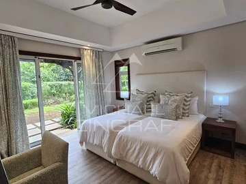 5 Bedroom Villa