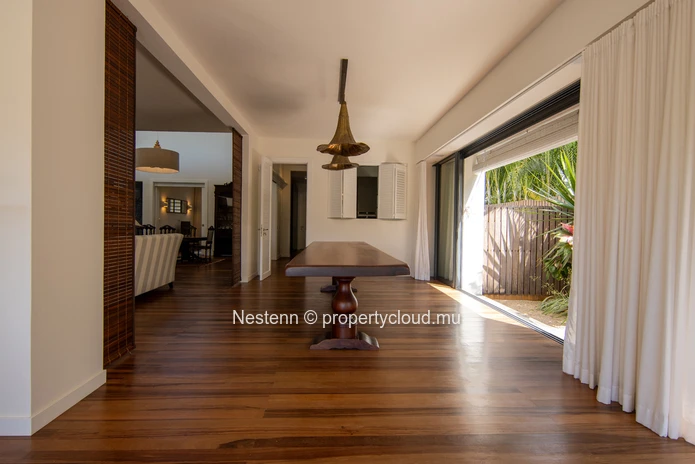 Modern triplex villa with 4 bedrooms