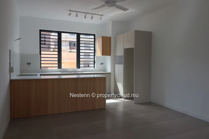 Spacious unfurnished apartment on level 3 in a secure residence