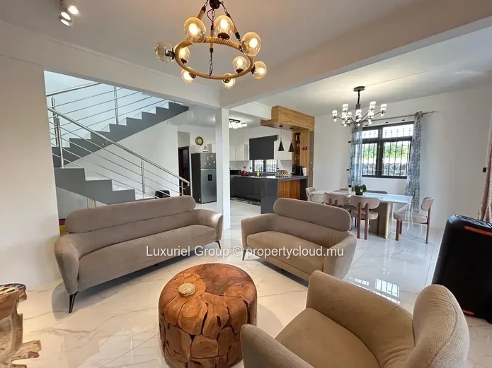 Modern Contemporary Villa For Rent – Sottise
