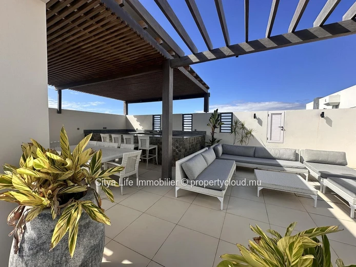 Penthouse PDS à vendre à Grand Baie, 401m², 3 chambres, piscine privée, Prix $.