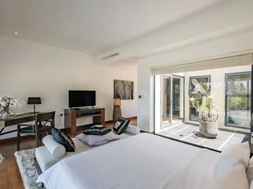 7 Bedroom Villa