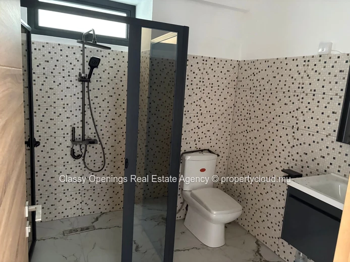 Marble-Floored 3-Bed Penthouse in Highlands, Vacoas