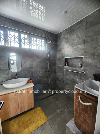 Rs – Maison à vendre à Beau Bassin