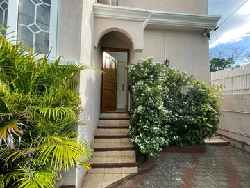 6 Bedroom Villa