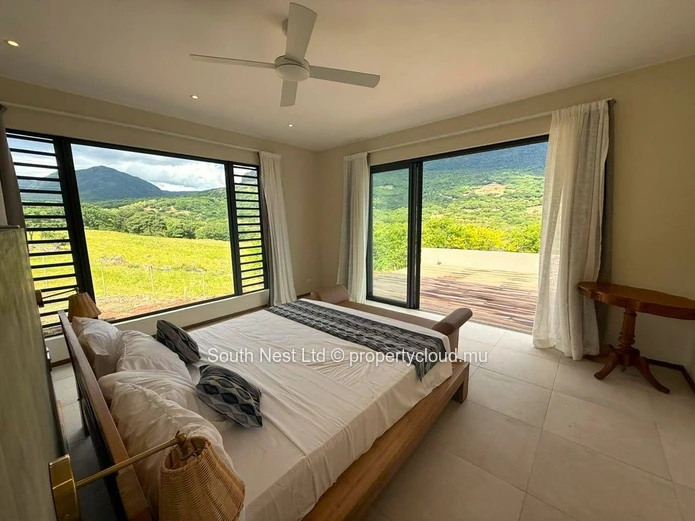 Villa contemporaine de luxe avec vue panoramique sur Le Morne – Rivière Noire