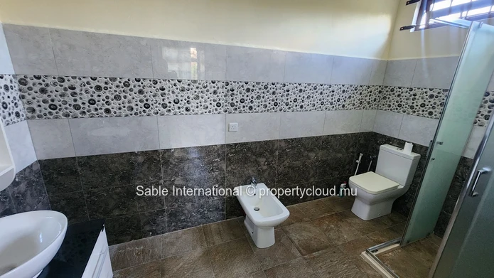 4-Bedroom Furnished Villa with Private Pool in Calodyne