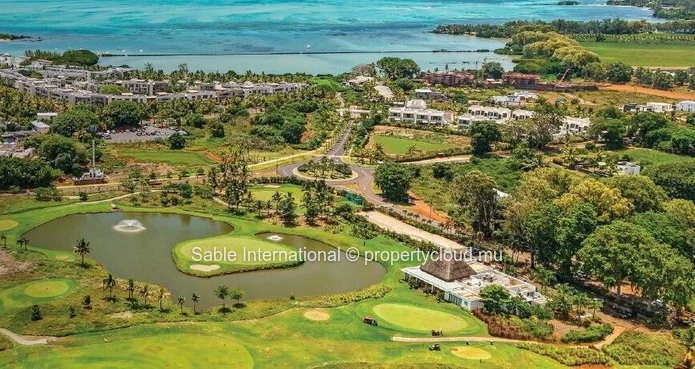 Spacious 3-Bedroom Townhouse with Private Pool & Garden in Poste Lafayette, Flacq 