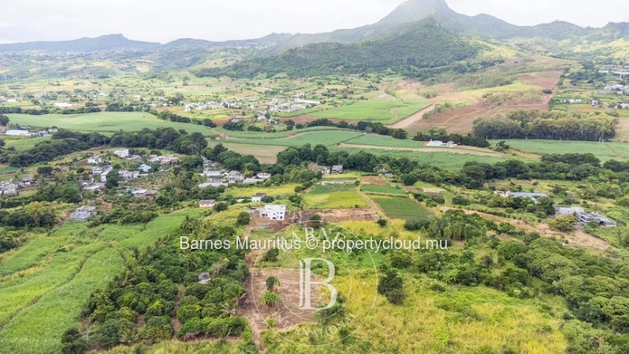 CREVE COEUR -  Residential plot for sale   -  2110 sqm