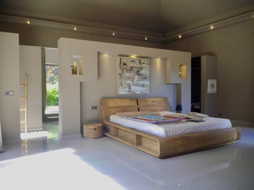 5 Bedroom Villa