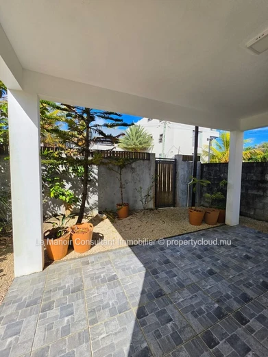Villa 5 chambres à vendre à Vacoas, 210 m² habitables