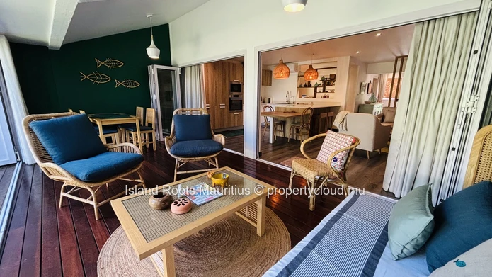 Duplex de 3 chambres à Bain Boeuf, non loin de la plage publique.