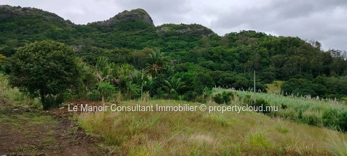 "Prime Residential Land in Valle des Pretes, Crève Coeur - 1.108m², Mountain Views, Close to Amenities, Must See!"