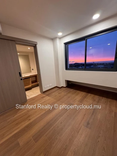 Stunning Apartment with Sea & Mountain Views - 3 bedroom, Center