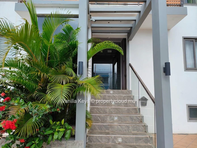 À Vendre – Appartement Duplex à Flic en Flac