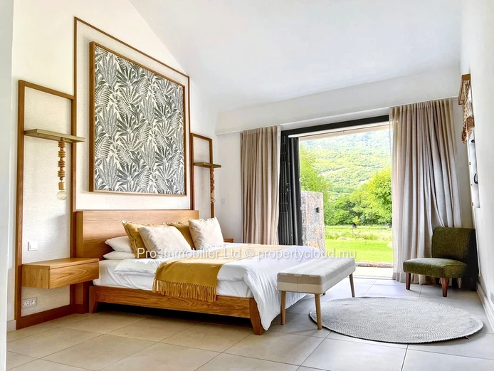 For Sale – Elegant Property with Breathtaking Views in the Sought-After Palmyre Morcellement, Black River.