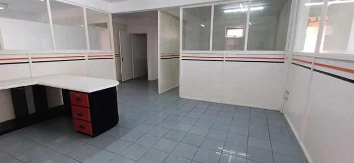 Office - 200m2 - Quatre Bornes - Ref. BU95567LO