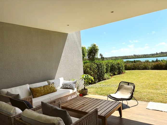 Seafront Ground Floor Apartment : St Antoine Residences