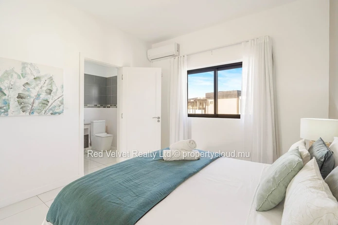 Beachfront Penthouse with Sea View – 3 Bedrooms – Flic en Flac