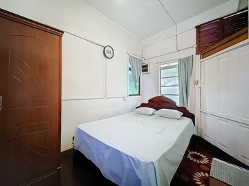 10 Bedroom House