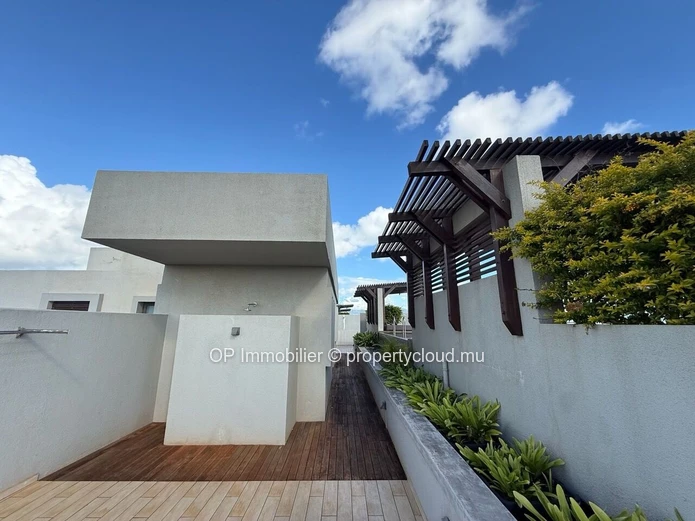 3-Bedroom Apartment for Sale in Balaclava with Pool Access