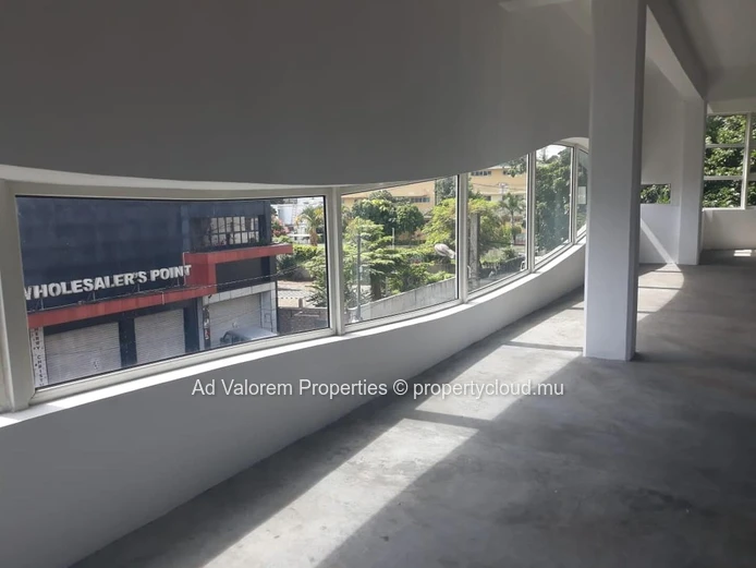 Espace Commercial/Bureau/Call Center a louer – Belle Rose