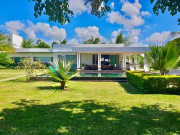 7 Bedroom House