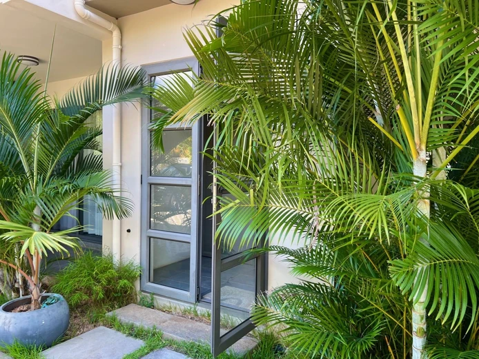 New apartment in a new complex in Flic en Flac