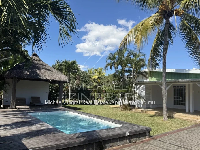Maison familiale avec piscine à Pointe aux Canonniers