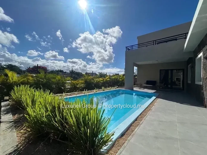 Contemporary 3-Bedroom Villa for Rent in Private Calodyne Residence