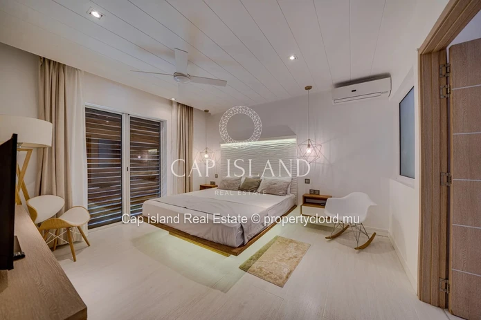 Prestigious 3-bedroom villa at Clos du Littoral