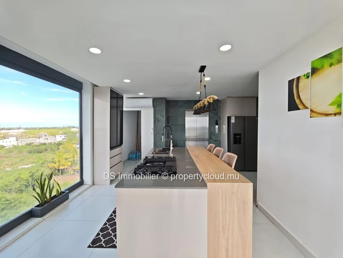 Penthouse De 3 Chambres Avec Vue Mer À Louer À Pereybere - Nord