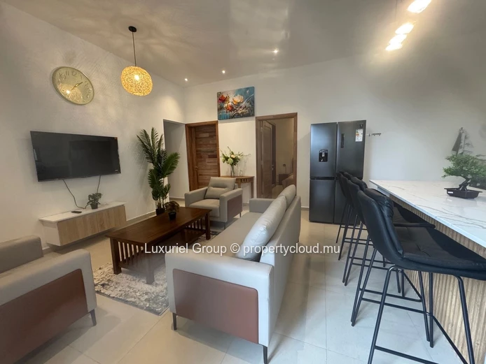 Villa contemporaine avec jacuzzi à Trou aux Biches