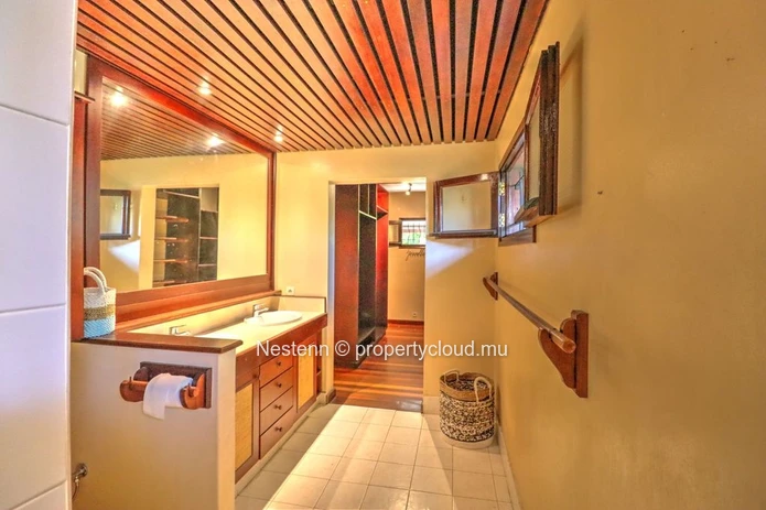 Villa de 5 chambres au style bohème & balinais avec piscine