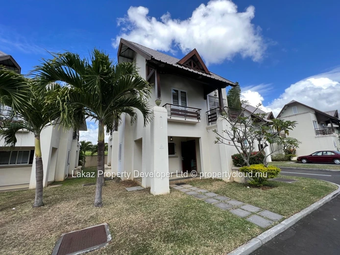 Duplex 3 chambres meublé à Grand Baie – Résidence avec piscine
