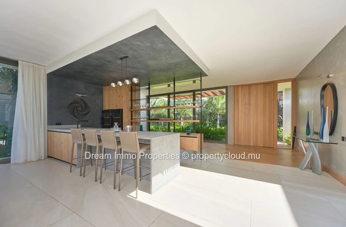 Exceptional 5-bedroom villa with beautiful sea views in the heart of Anahita Golf & Spa Resort – Mauritius