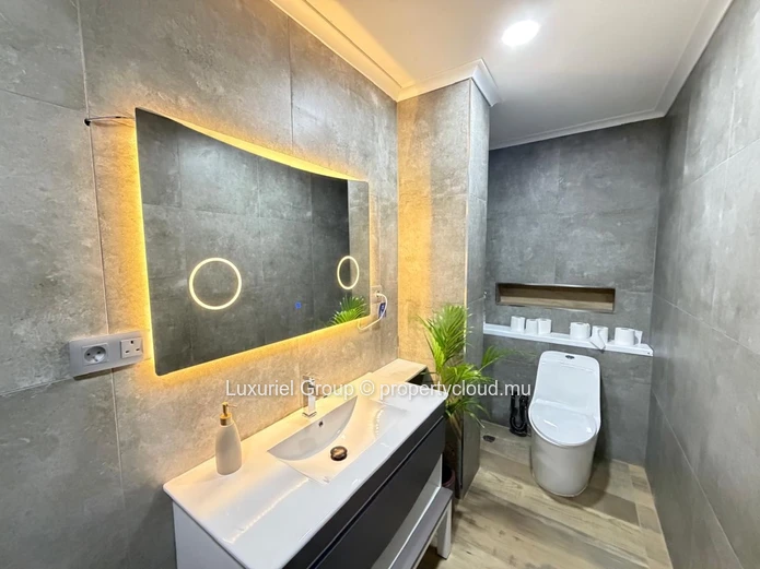 Beautiful Penthouse For Rent In Grand Baie – Stunning Views & Private Rooftop Pool