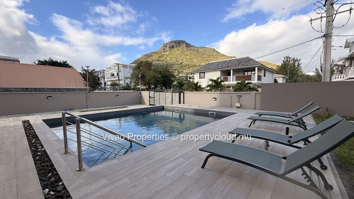 Brand new 3-bedroom furnished apartment, access to communal pool, walking distance to La Preneuse beach, Black River ...