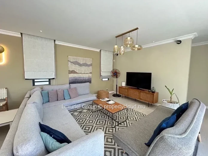 Contemporary Villa for Rent with Pool, Kiosk and Security System