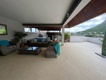 5 Bedroom Villa