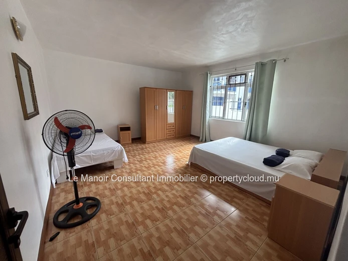 Villa 5 chambres à vendre à Flic en Flac avec jardin
