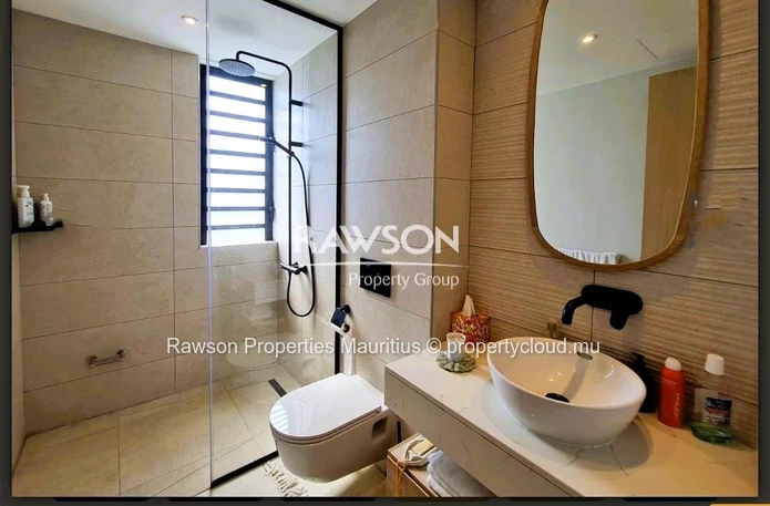 Duplex Penthouse 3 Chambres À Vendre À Pointe Aux Canonniers | Design Contemporain | Vue Mer | Piscine En Rooftop | €