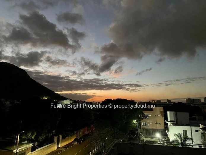 Appartement Spacieux avec Vue sur les Montagnes – Votre Refuge au Cœur de la Ville