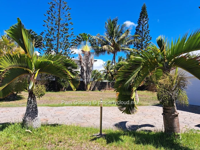 Pointe aux Canonniers – Maison à vendre – Pam Golding Mauritius