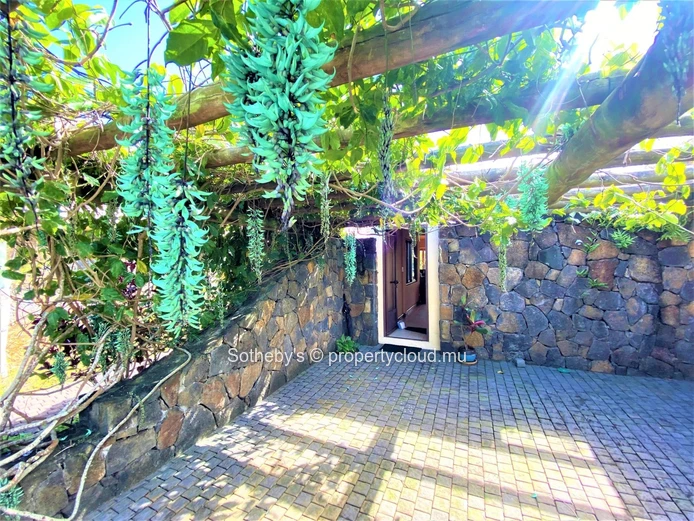  Hillside living